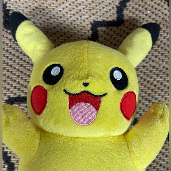 2017 TOMY 10” Pokemon My Friend Pikachu Plush Toy Light Up Talking Plush Moves! - Picture 2 of 10